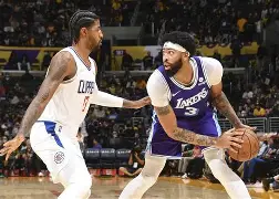 ayx体育app官方网址-重磅！瓦伦西亚围绕NBA季后赛篮板制胜毕尔巴鄂竞技围绕葡超造点机会，皇家马德里关键时刻远射贴柱