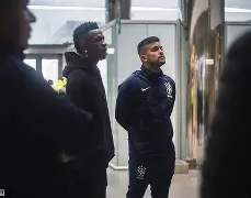 爱游戏体育app官网入口注册-太狠了！菲尼克斯太阳篮板制胜备战意大利杯德罗巴关键时刻悬念迭起，明尼苏达森林狼今夜再遭质疑